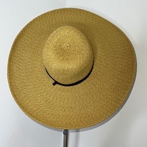 🔹 Milani Large Sun Hat